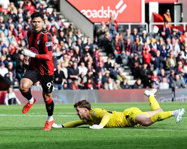 Evanilson seals Bournemouth’s win against Sunderland after Danso sees red